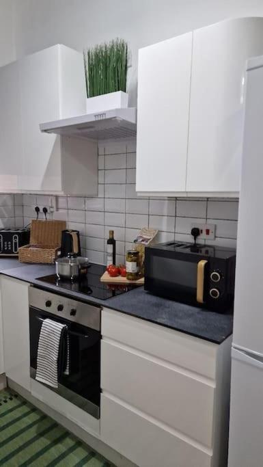 Cosy 2 Bedroom *